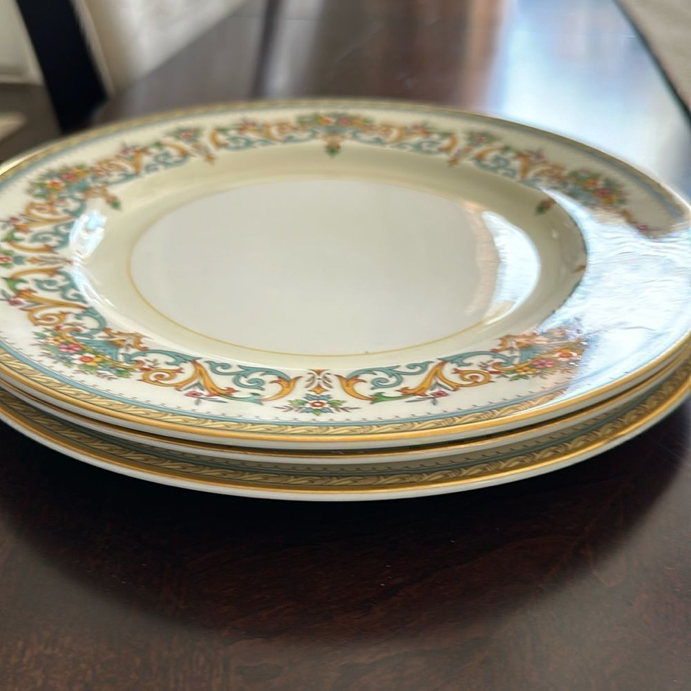 Aynesley 10” Henley Dinner Plate (3) Included